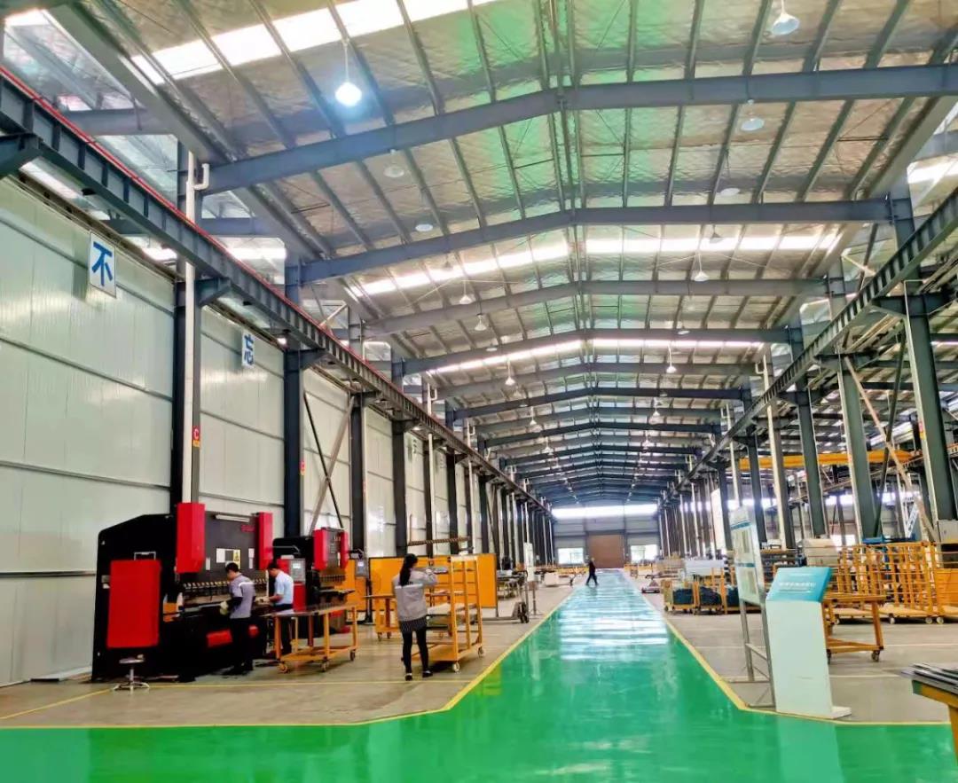 【爱游戏最新官网-爱游戏（中国）
湖南生产基地】热火朝天生产忙，高质高效产精品！​