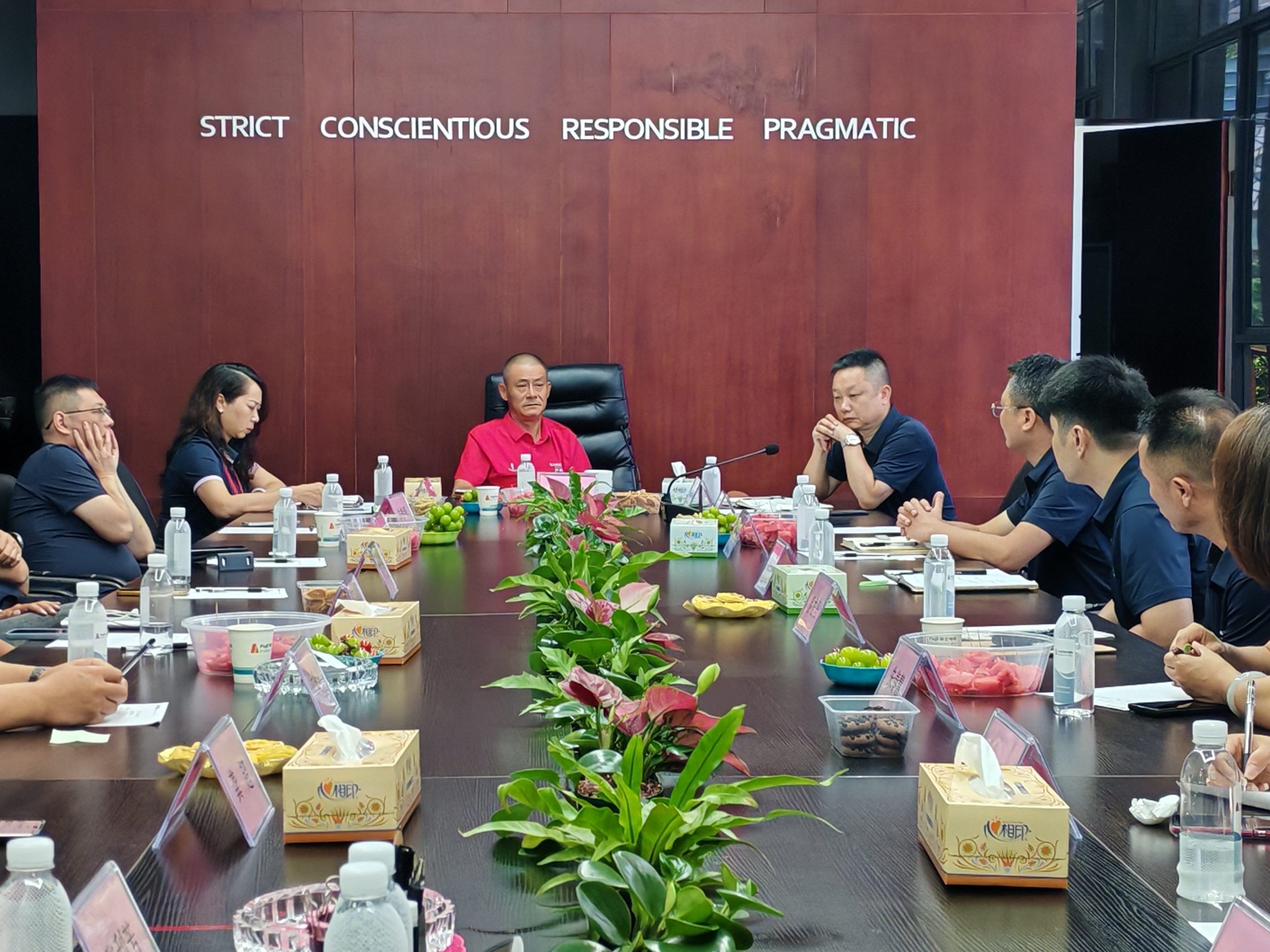 破局前行，聚力攻坚 | 爱游戏最新官网-爱游戏（中国）
年中总结规划会